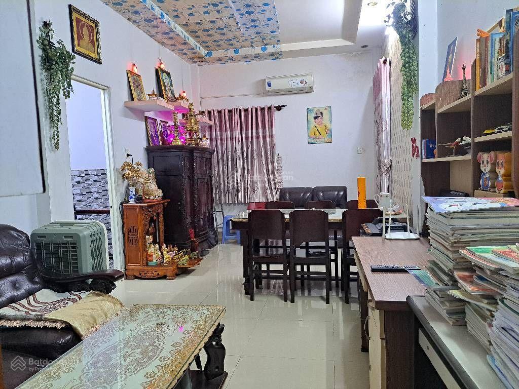 Bán nhà quận 8  sát mt hưng phú  2 tầng  77m2  chỉ 5,3 tỷ tl