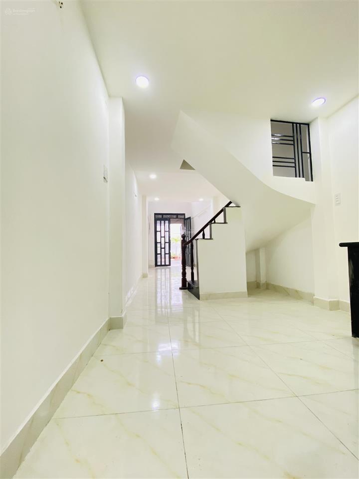 Mặt tiền ngay chợ phạm thế hiển  quận 8  đường nhựa 20m  40m2  nhỉnh 4 tỷ