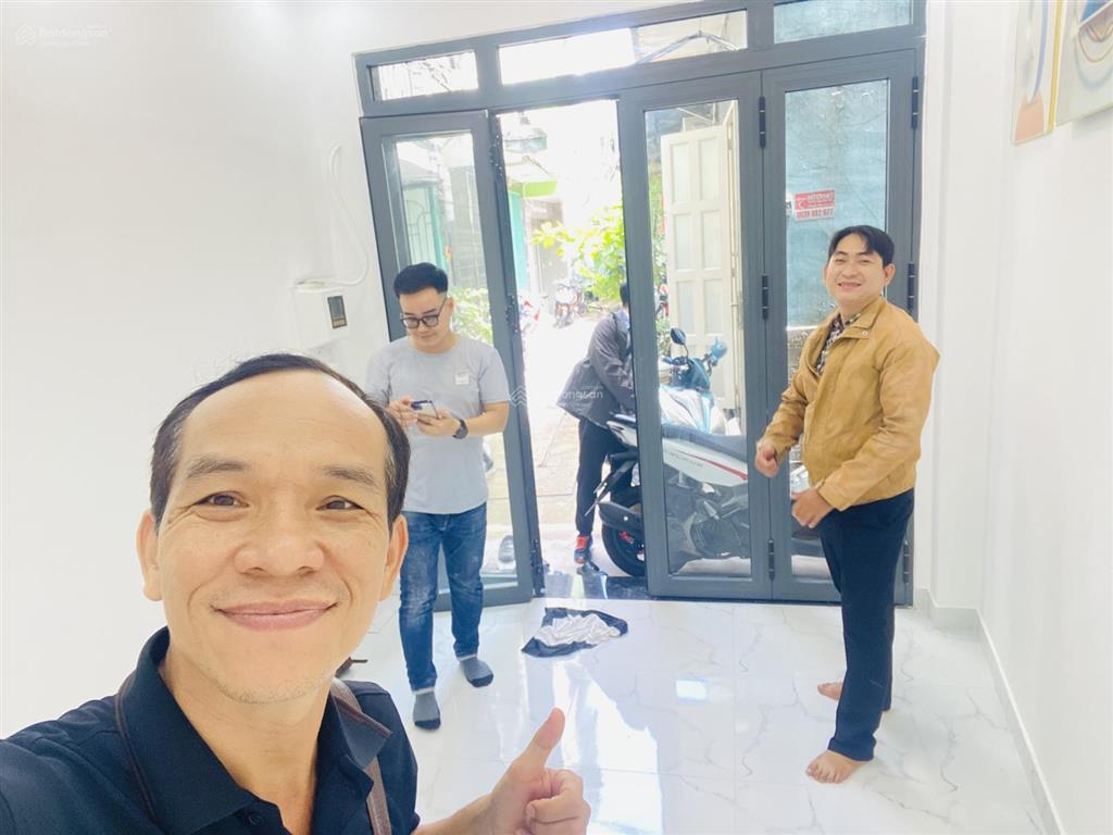 Mặt tiền ngay chợ phạm thế hiển  quận 8  đường nhựa 20m  40m2  nhỉnh 4 tỷ