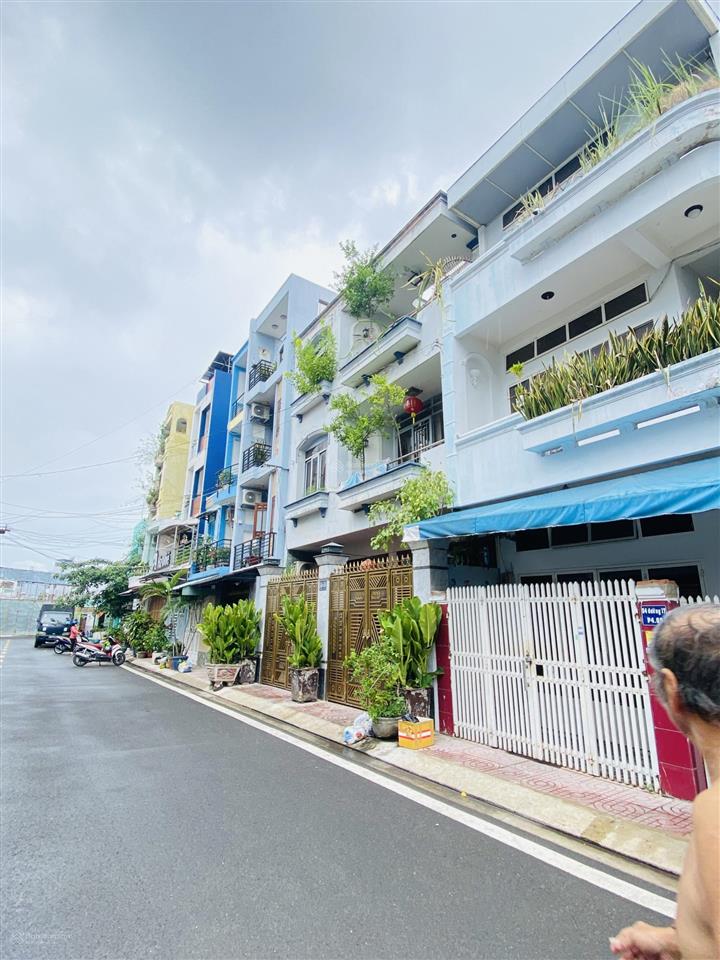 Mặt tiền ngay chợ phạm thế hiển  quận 8  đường nhựa 20m  40m2  nhỉnh 4 tỷ