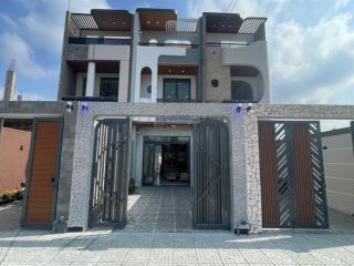 Nhà mới xây đầy đủ nội thất mới dọn vào ở ngay