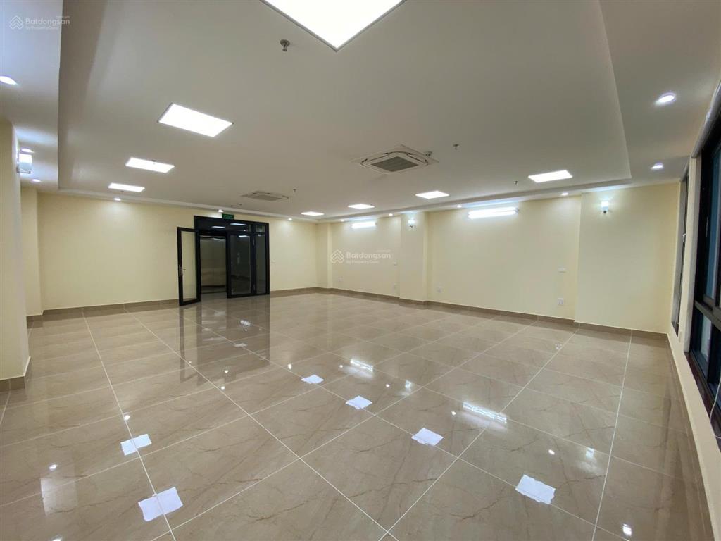 Cho thuê tòa nhà 200m2 xây 7 tầng, tố hữu pccc, thông sàn, thang máy