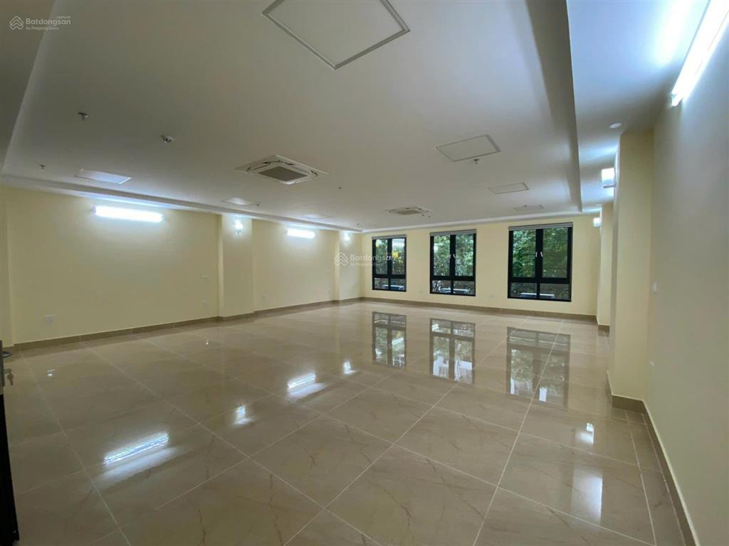 Cho thuê tòa nhà 200m2 xây 7 tầng, tố hữu pccc, thông sàn, thang máy