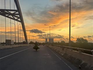 Căn block b1 tầng 9 view trực diện hồ bơi lớn.