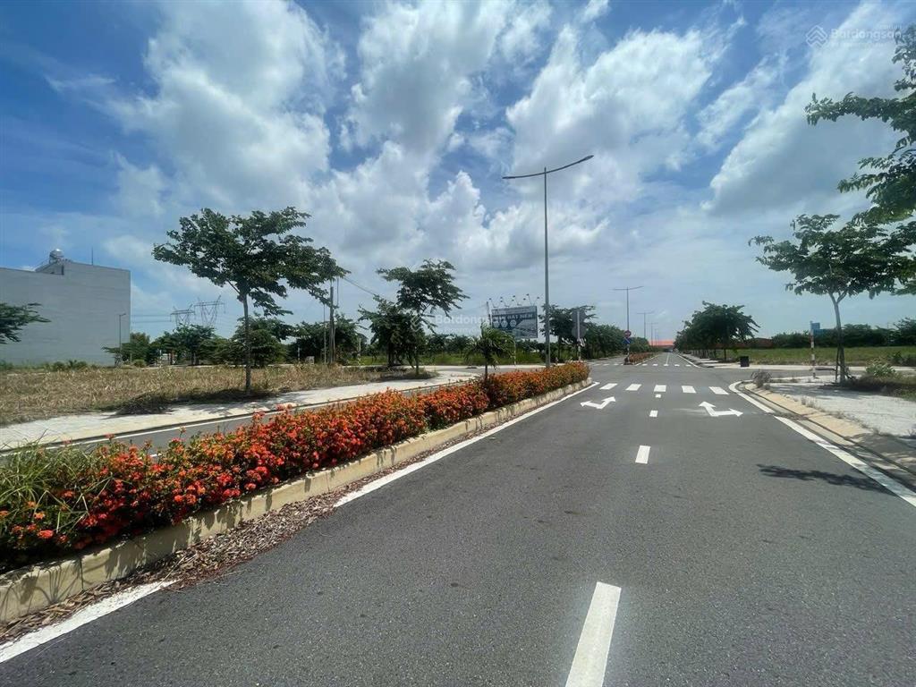 Chủ ngộp bán gấp lô đất 90m2 mặt tiền 20m giá 1tỷ6. sổ hồng riêng ở dự án ora park by dragon pearl