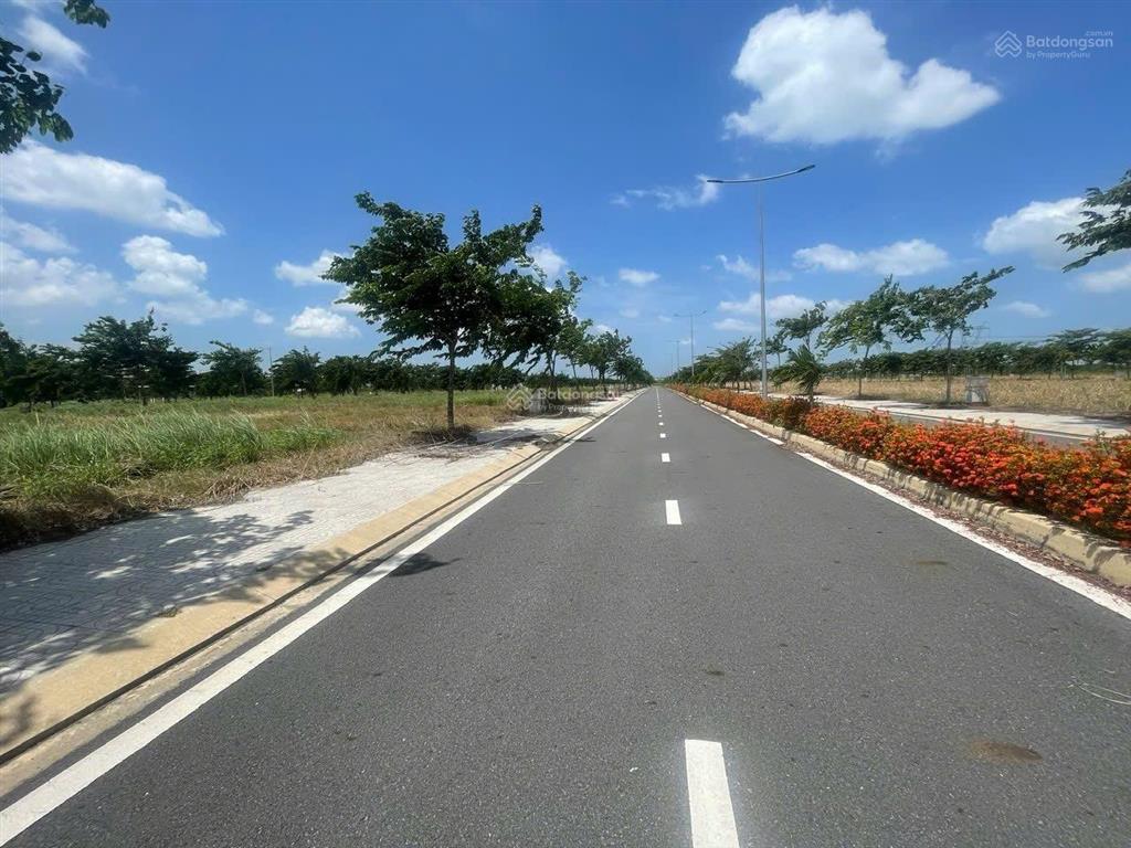 Chủ ngộp bán gấp lô đất 90m2 mặt tiền 20m giá 1tỷ6. sổ hồng riêng ở dự án ora park by dragon pearl