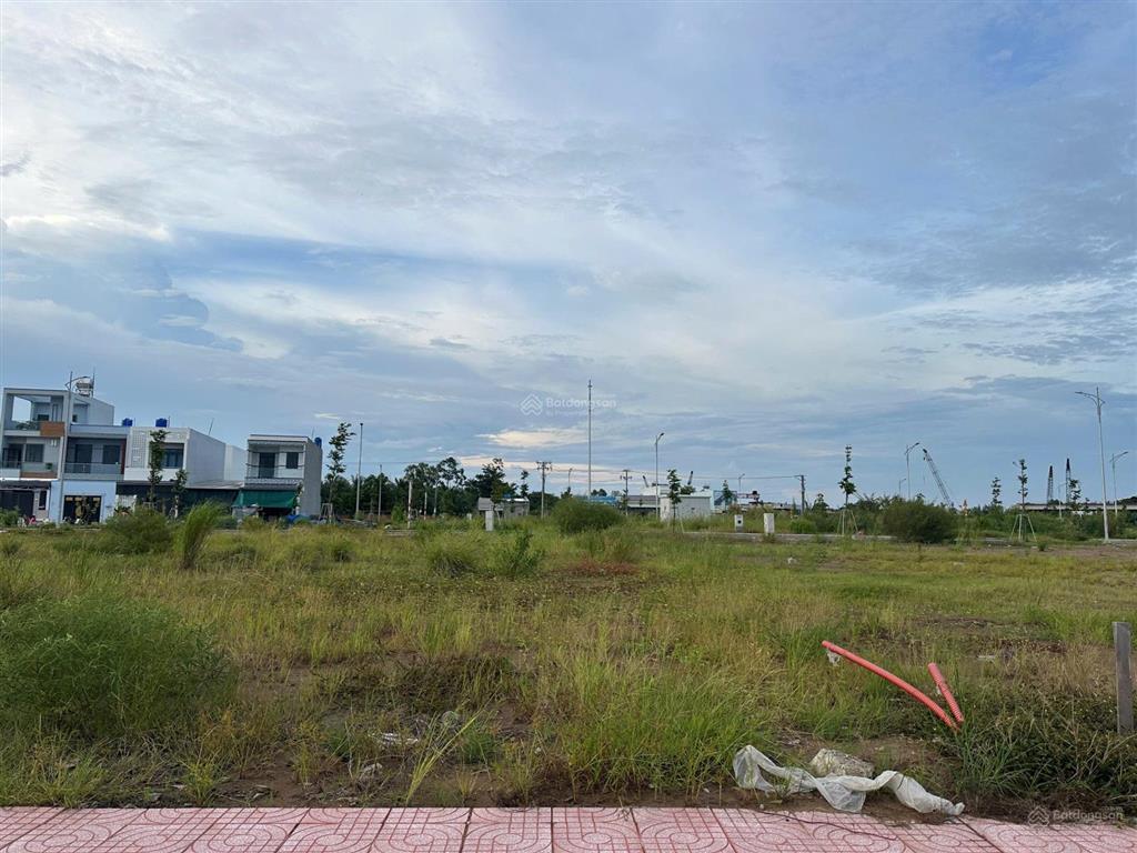 Chủ ngộp cần bán gấp nền tái định cư king hill, đối diện eco retreat, giá chỉ 1,8 tỷ