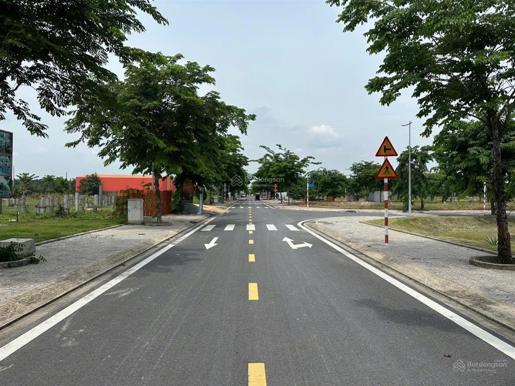 Chủ ngộp cần bán gấp lô đất 90m2 đường 12m giá 1tỷ350 ở dự án dragon pearl, giá chuẩn ko ảo. sổ sẵn