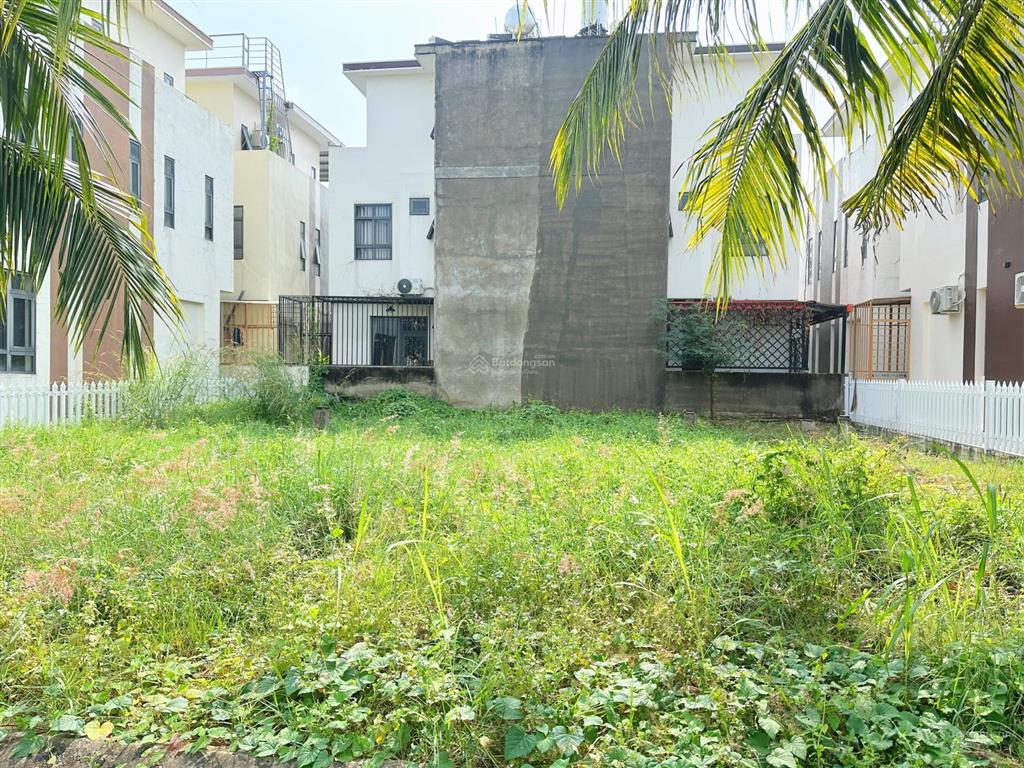 Bán nhanh lô đất nền góc 12x14. sổ sẵn công chứng ngay. ở trần anh riverside trung tâm bến lức