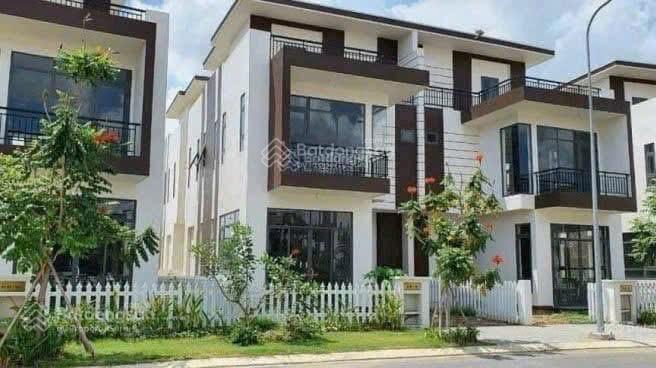 Chủ ngộp bán gấp biệt thự 8x14 sổ hoàn công, công chứng ngay giá 3tỷ2 giá chuẩn ở trần anh riveside