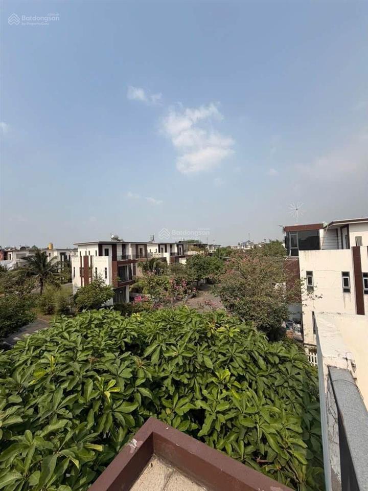 Bán gấp căn góc 140m2. 2 mặt tiền trục đường chính 20m đã hoàn thiện ở trần anh riverside