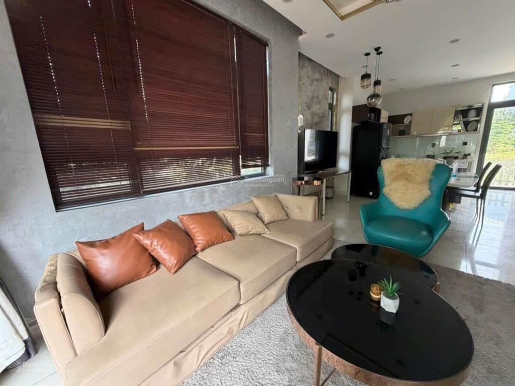 Bán gấp căn góc 140m2. 2 mặt tiền trục đường chính 20m đã hoàn thiện ở trần anh riverside