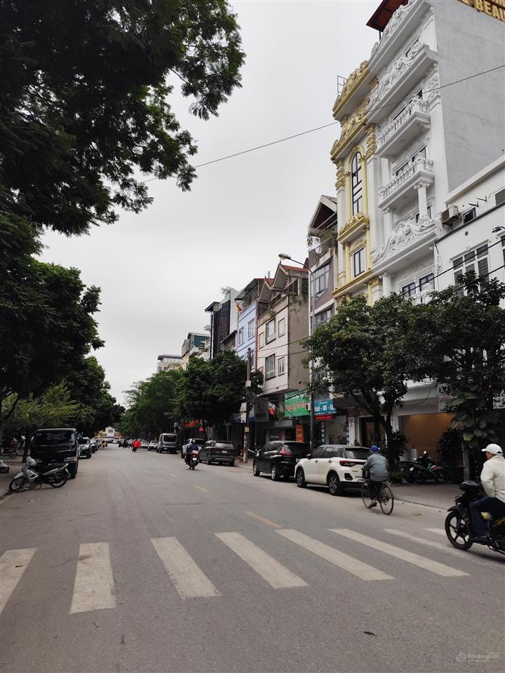 Bán nhà mặt phố trạm 90m² , mt 5m nhà 6 tầng thang máy gara ôtô giá 37,5 tỷ có tl .