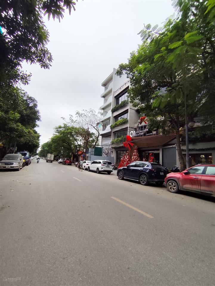 Bán nhà mặt phố trạm 90m² , mt 5m nhà 6 tầng thang máy gara ôtô giá 37,5 tỷ có tl .