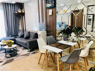 Tôi cần bán nhanh căn 2pn giá 8,2 tỉ tại rivera park. view bể bơi, giá tốt nhất chung cư