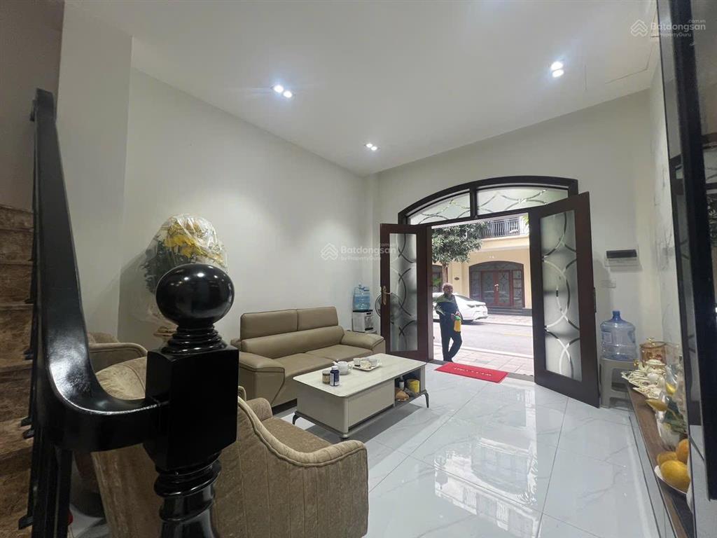 Vin2 48m hoàn thiện có thang máy , bán 8ty550 ,