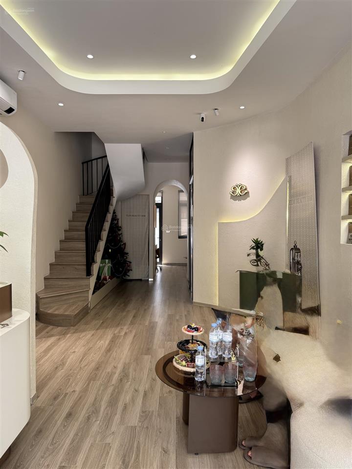 Cần bán nhanh 60m giá 11ty nhà hoàn thiện mới , có thang máy