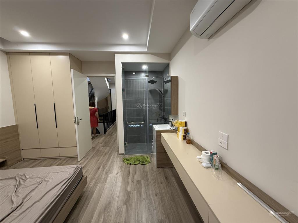 Cần bán nhanh 60m giá 11ty nhà hoàn thiện mới , có thang máy
