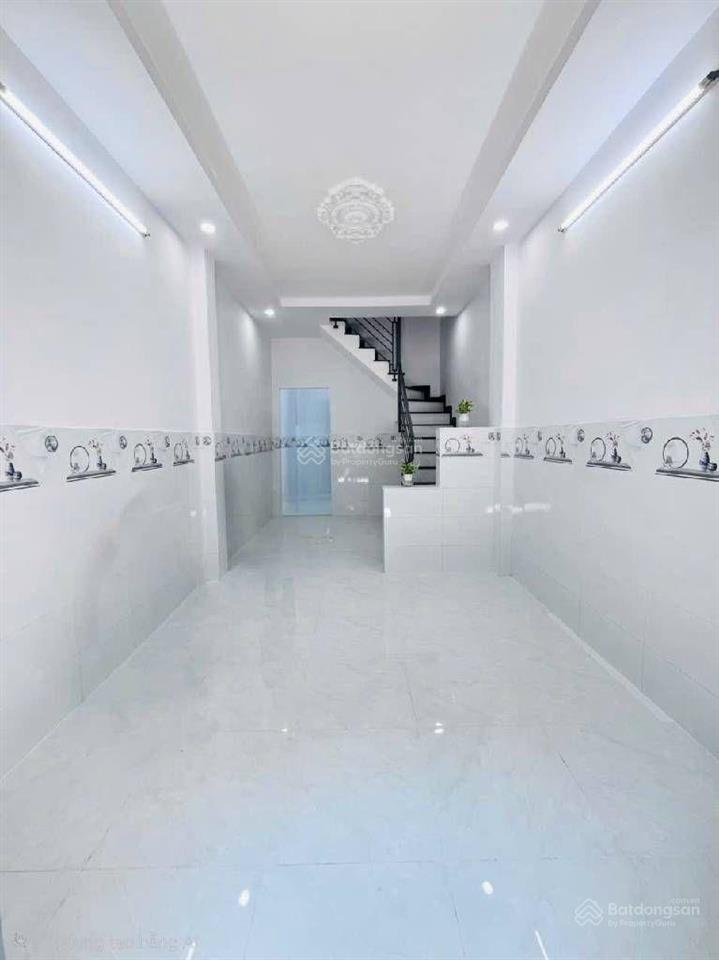 Nhà mới xây cao lỗ, quận 8  dt 36m2  2 tầng  chỉ hơn 3 tỷ