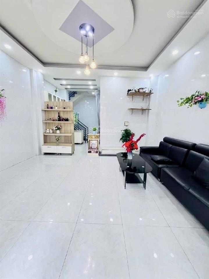 Bán nhà hẻm thông đường bùi minh trực, quận 8  39m2  sổ riêng  ko quy hoạch  chỉ hơn 4 tỷ