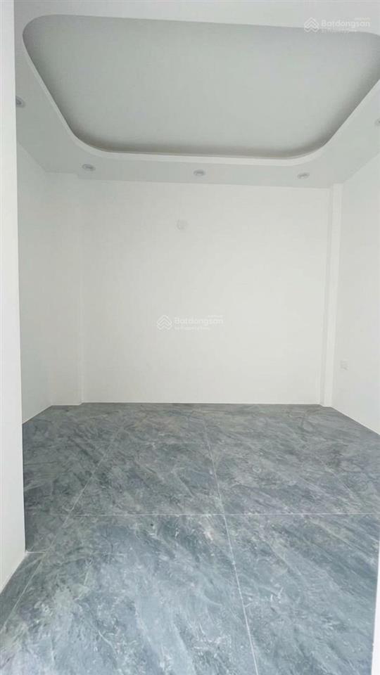 Nhà mới xây đường nguyễn thị tần, quận 8  dt 28m2  sổ riêng, không quy hoạch  nhỉnh 2 tỷ