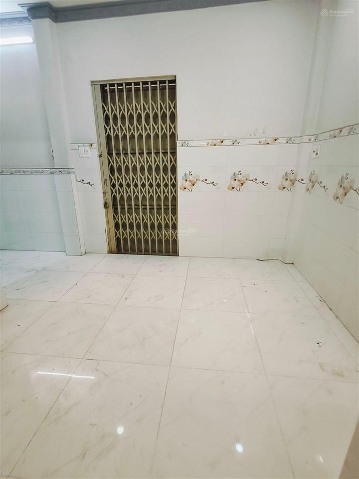 Giảm mạnh bán nhanh nhà lô góc hẻm thông dương bá trạc, quận 8  dt 54m2  2 tầng  chỉ hơn 5 tỷ
