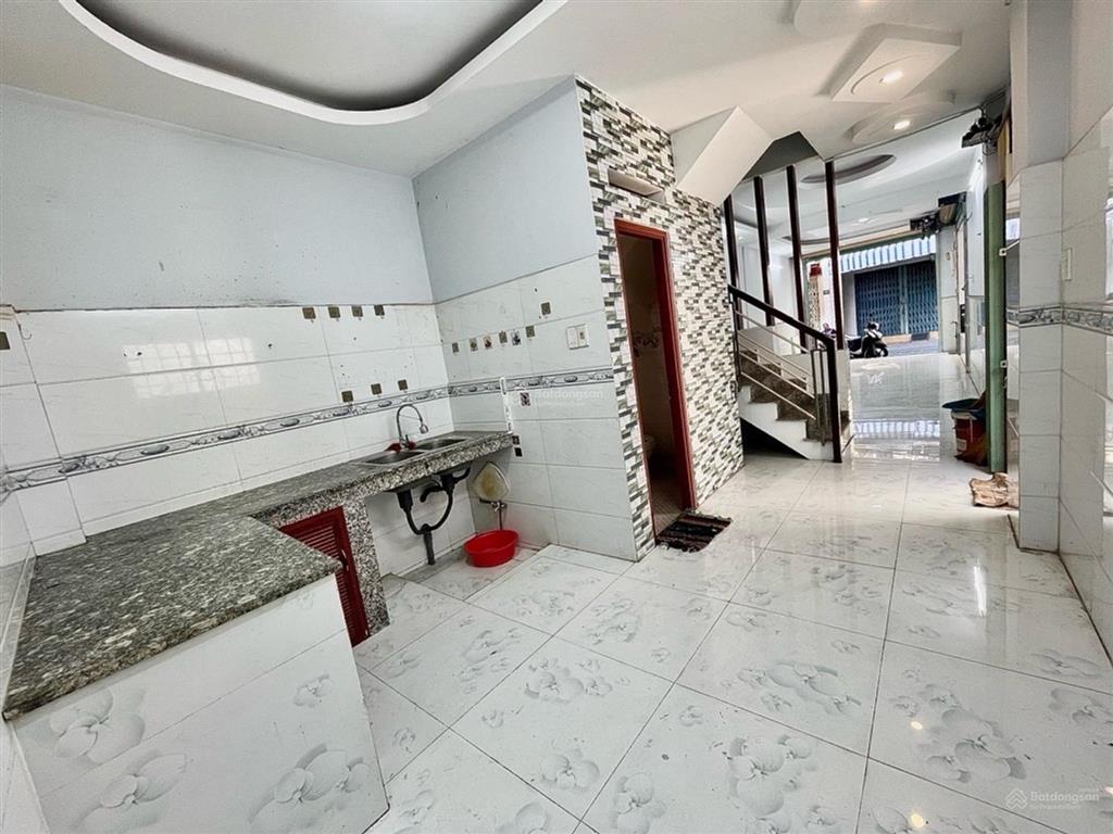 Bán nhà lô góc hẻm xe tải thông, cạnh chợ rạch ông quận 8  50m2  3 tầng  nhỉnh 7 tỷ