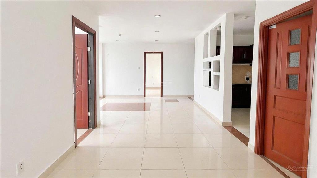Cho thuê căn hộ a.view 3 phòng ngủ, 108m2, giá thuê 8 triệu, nhà mới sơn lại rất sạch đẹp