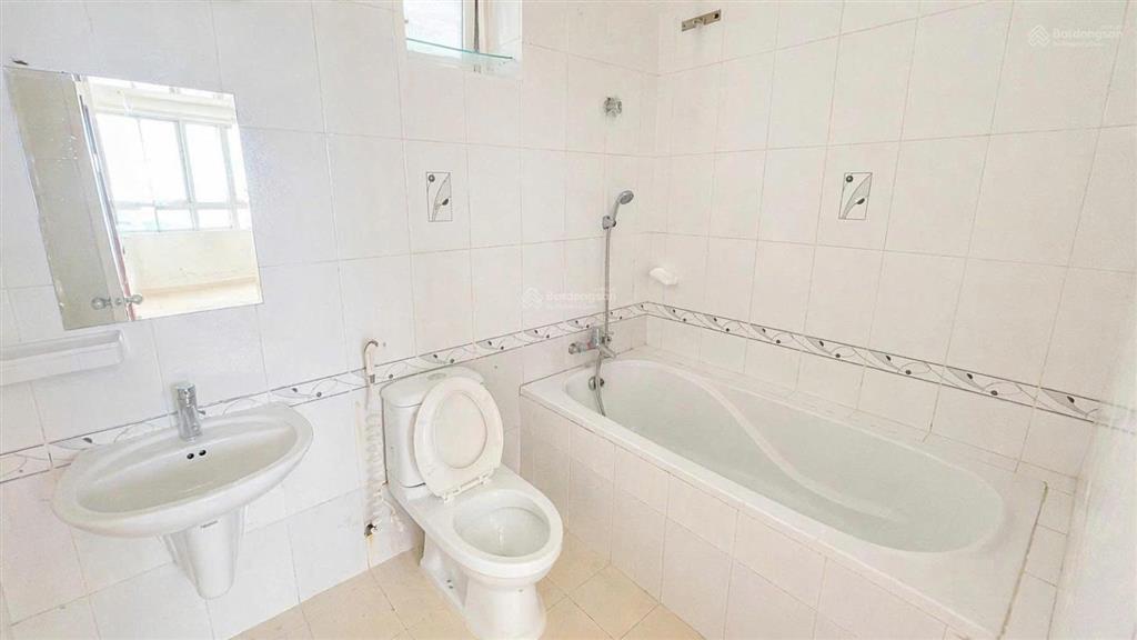 Cho thuê căn hộ a.view 3 phòng ngủ, 108m2, giá thuê 8 triệu, nhà mới sơn lại rất sạch đẹp