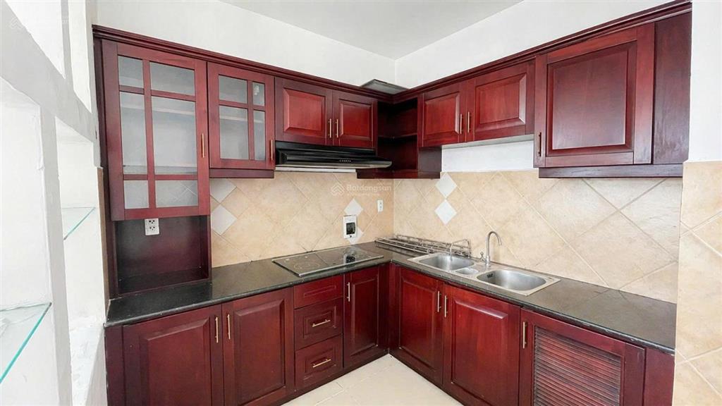 Cho thuê căn hộ a.view 3 phòng ngủ, 108m2, giá thuê 8 triệu, nhà mới sơn lại rất sạch đẹp