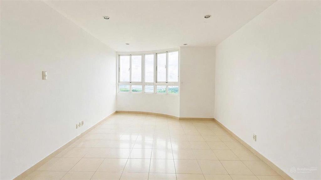 Cho thuê căn hộ a.view 3 phòng ngủ, 108m2, giá thuê 8 triệu, nhà mới sơn lại rất sạch đẹp
