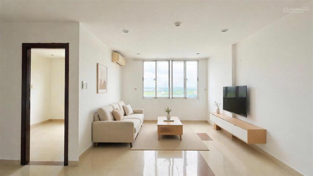 Cho thuê căn hộ a.view 3 phòng ngủ, 108m2, giá thuê 8 triệu, nhà mới sơn lại rất sạch đẹp