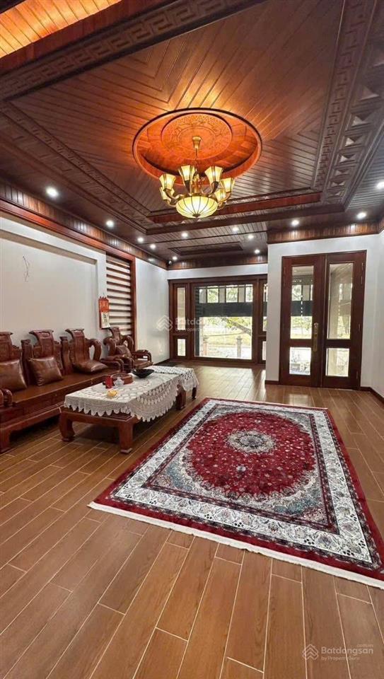 Siêu phẩm đồng kỵ, mua nhà tặng nội thất