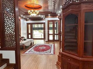 Siêu phẩm đồng kỵ, mua nhà tặng nội thất