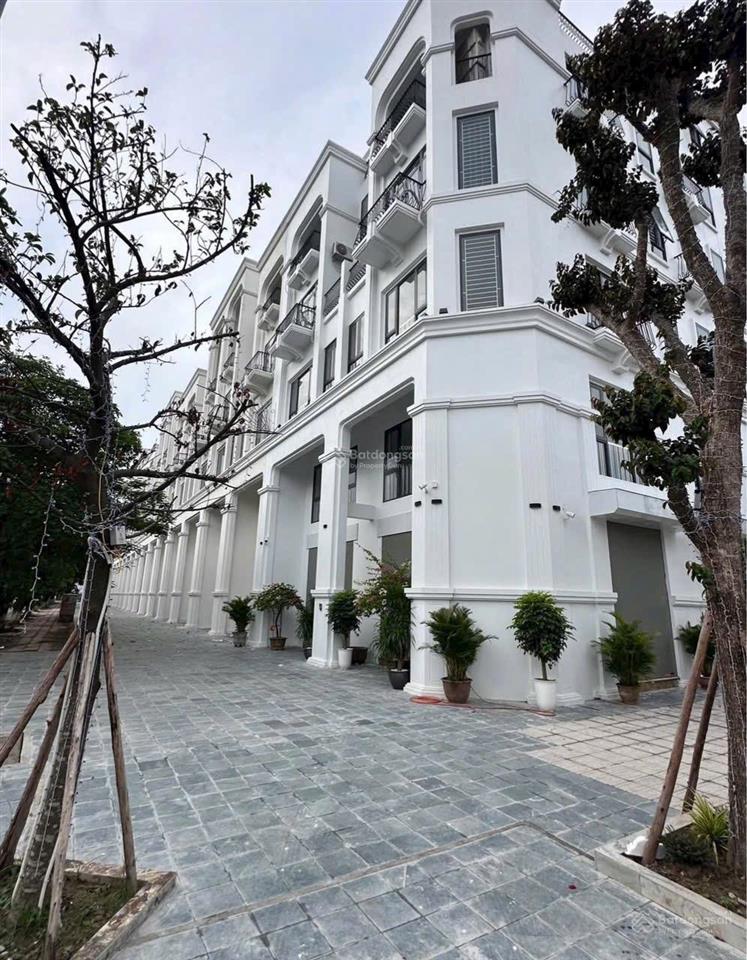 Bán căn shophouse vườn hồng  đồng kỵ