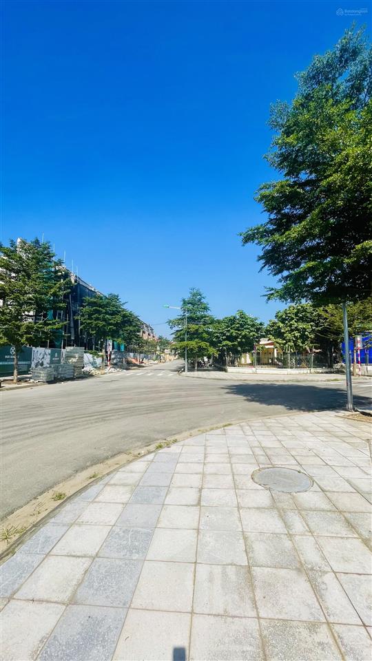 Bán căn xẻ khe trục chính mặt đường 17,5m dự án hud sơn tây 3 114m2, giá 1x tỷ. thanh toán tiến độ
