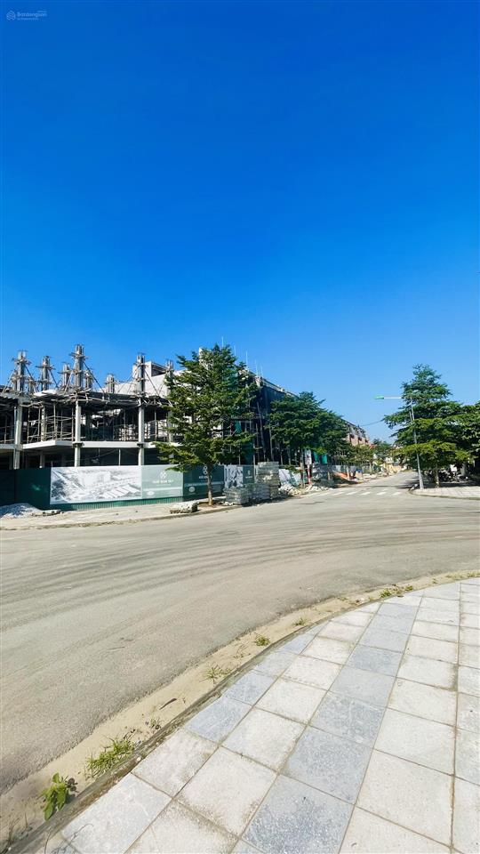 Bán căn xẻ khe trục chính mặt đường 17,5m dự án hud sơn tây 3 114m2, giá 1x tỷ. thanh toán tiến độ