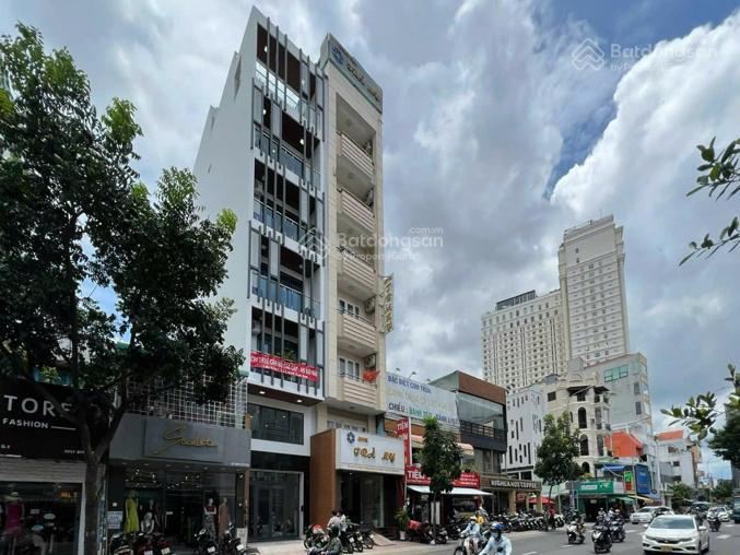 Cho thuê biệt thự mặt tiền lý chính thắng  ngã tư nam kỳ khởi nghĩa (q.3 cũ)