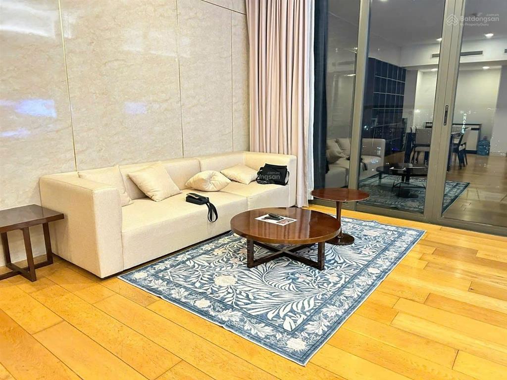 Chính chủ gửi cho thuê căn hộ 3pn+1 186m2 nhà sẵn slot ô tô, full nội thất đẹp, giá siêu tốt