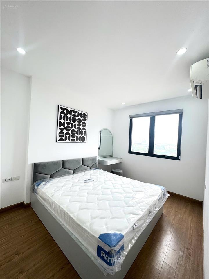 Chính chủ gửi bán căn hộ 2pn hướng nam giá siêu tốt chỉ 4,7 tỷ, nhà full nội thất  e 0889 053 ***