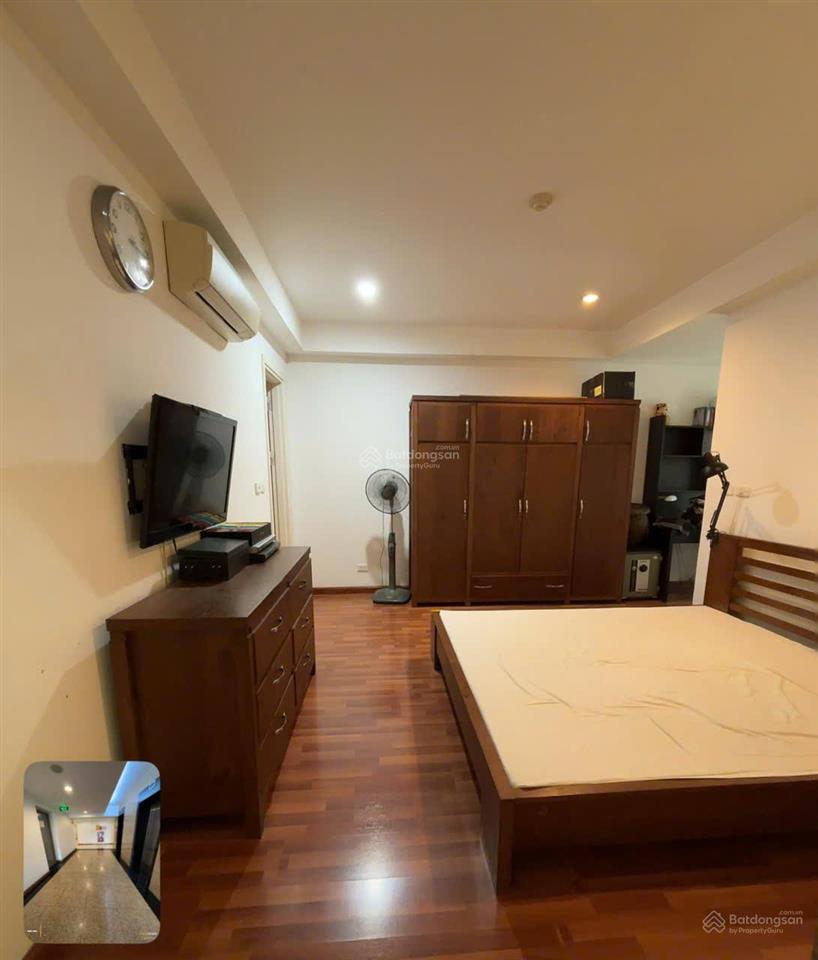 Cần bán căn hộ tòa mipec tower. căn góc 3pn 2wc tầng trung view thoáng. giá bán 12 tỷ
