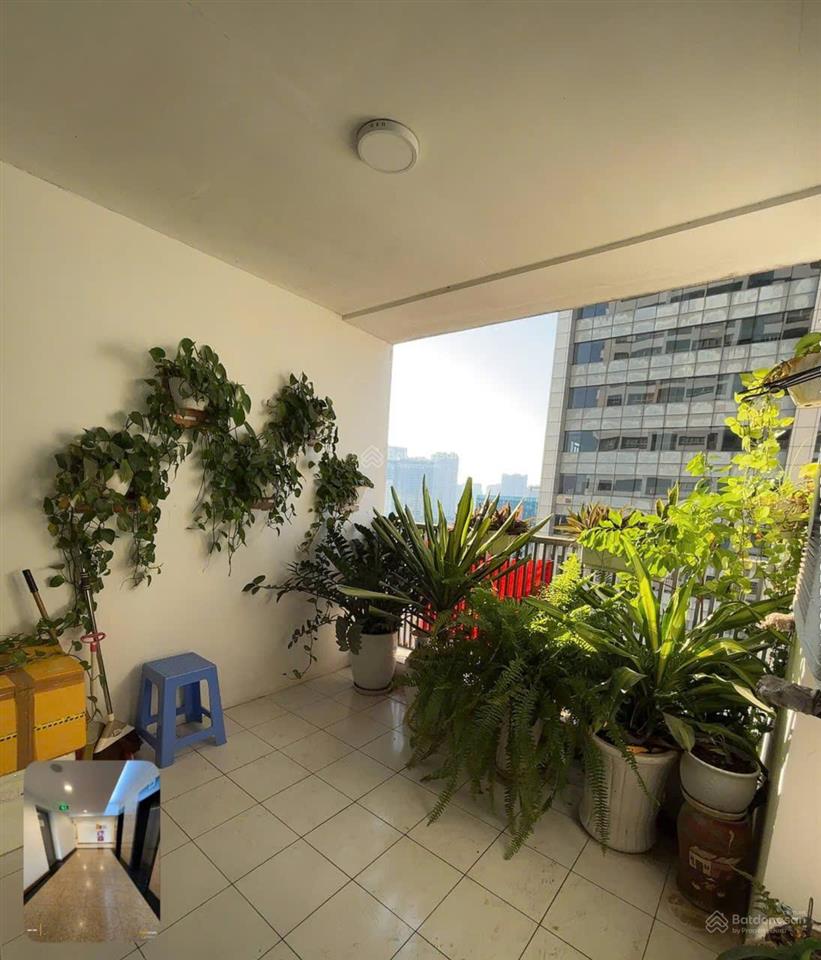Cần bán căn hộ tòa mipec tower. căn góc 3pn 2wc tầng trung view thoáng. giá bán 12 tỷ