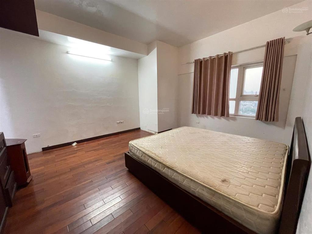 Bán căn hộ toà m5 nguyễn chí thanh. căn góc 149m2 3pn 2wc. nhà ở luôn giá 12,2 tỷ