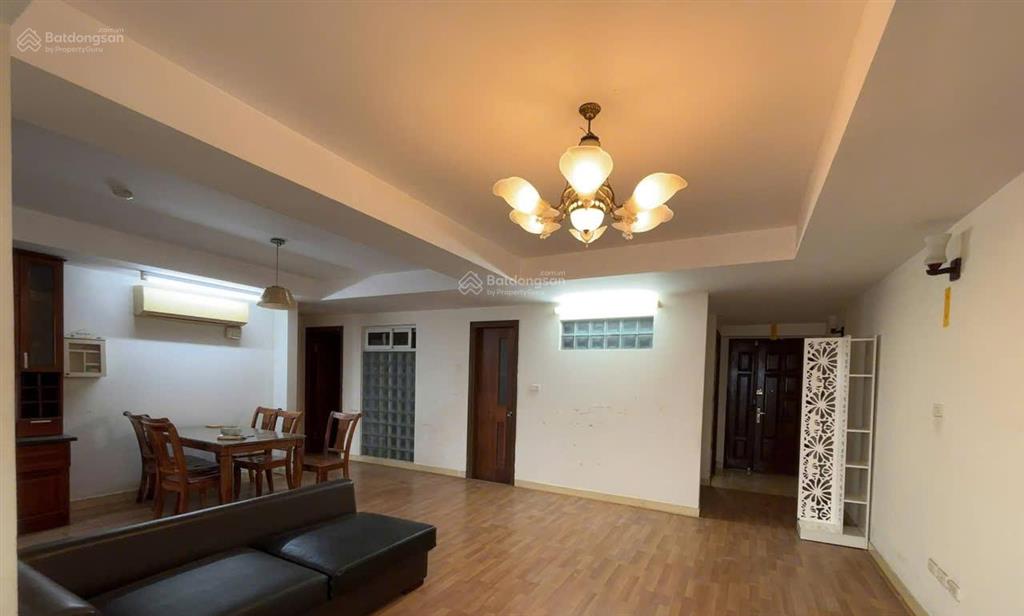 Cần bán căn hộ tòa trung yên 1. dt 121m2 3pn, 2wc. nhà nguyên bản giá 9 tỷ tl