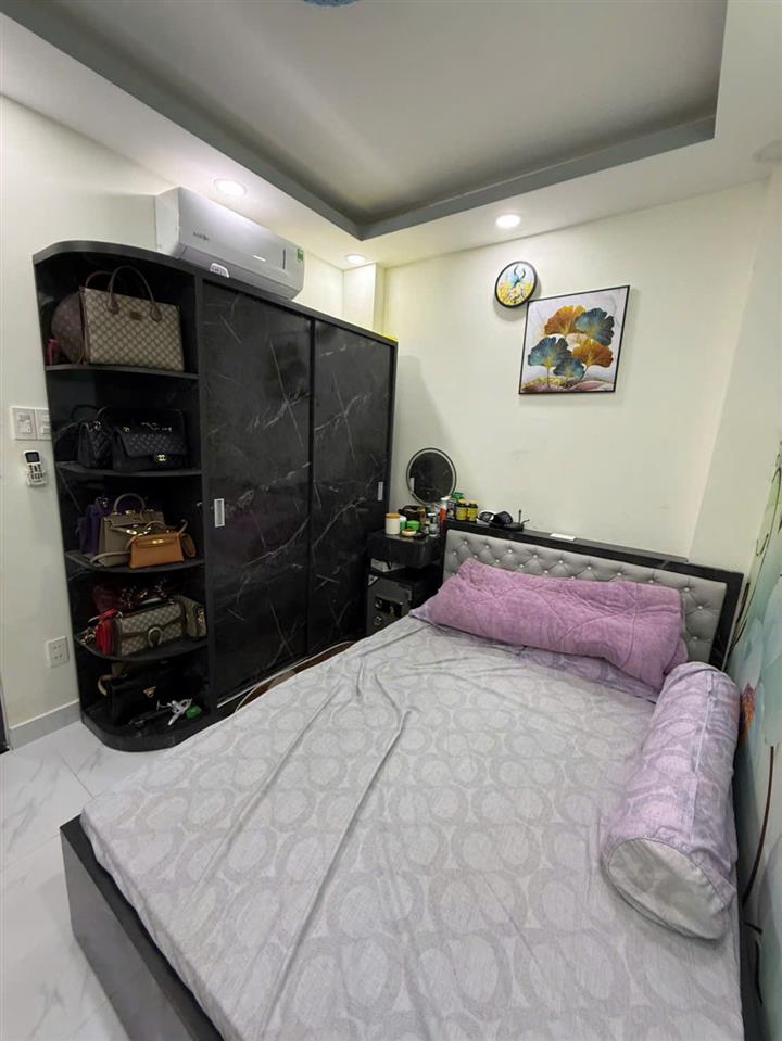 NHÀ NGANG 6MX16M- HAI MẶT HẺM KHÔNG LỘ GIỚI- XE HƠI NGỦ NHÀ - NGAY NGÃ TƯ QUANG TRUNG