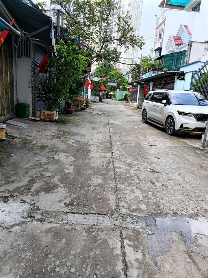 Bán nhà 4x12hẻm kiamorning cách đường lớn 50m, trần thị hè quận 12 giá chỉ 3tyr850