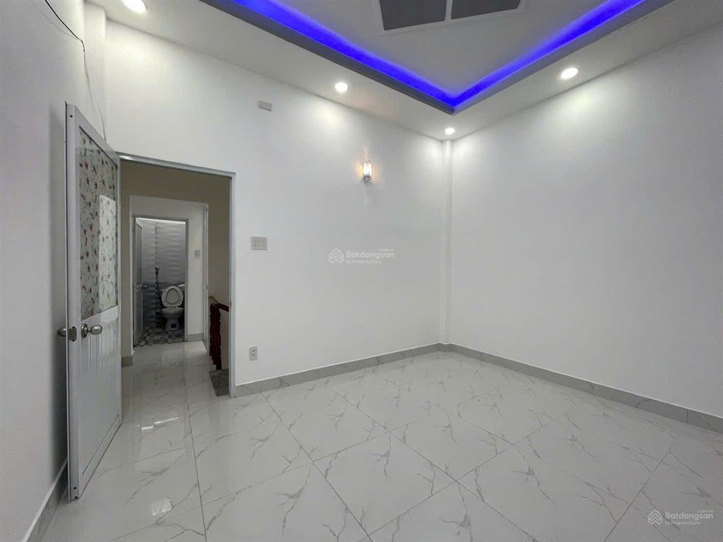 Bán nhà 4x12hẻm kiamorning cách đường lớn 50m, trần thị hè quận 12 giá chỉ 3tyr850