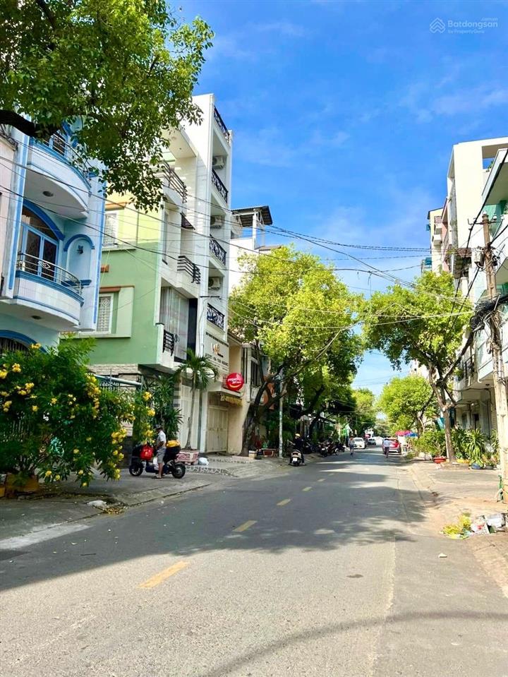 Bán nhà 2 tầng, gần cầu hoà xuân, đối lưng nguyễn phước lan  vào ở ngay...