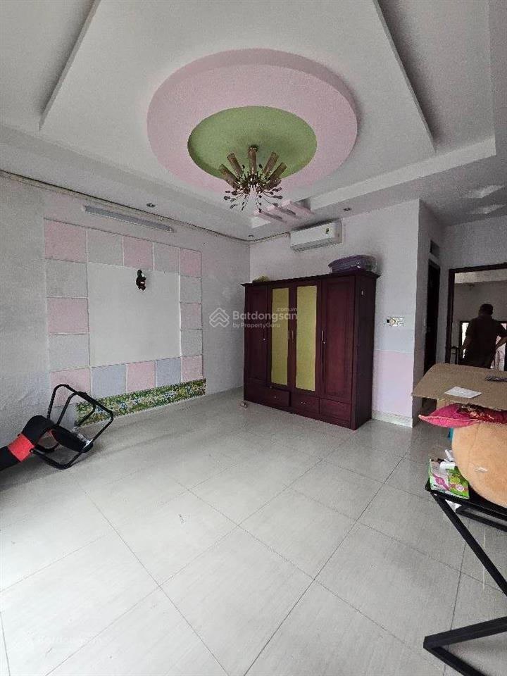 Nhà bán mặt tiền hoa bằng 95m2 4 tầng ngang 4,5x20 hai mặt tiền trước sau ngay trường học tân bình