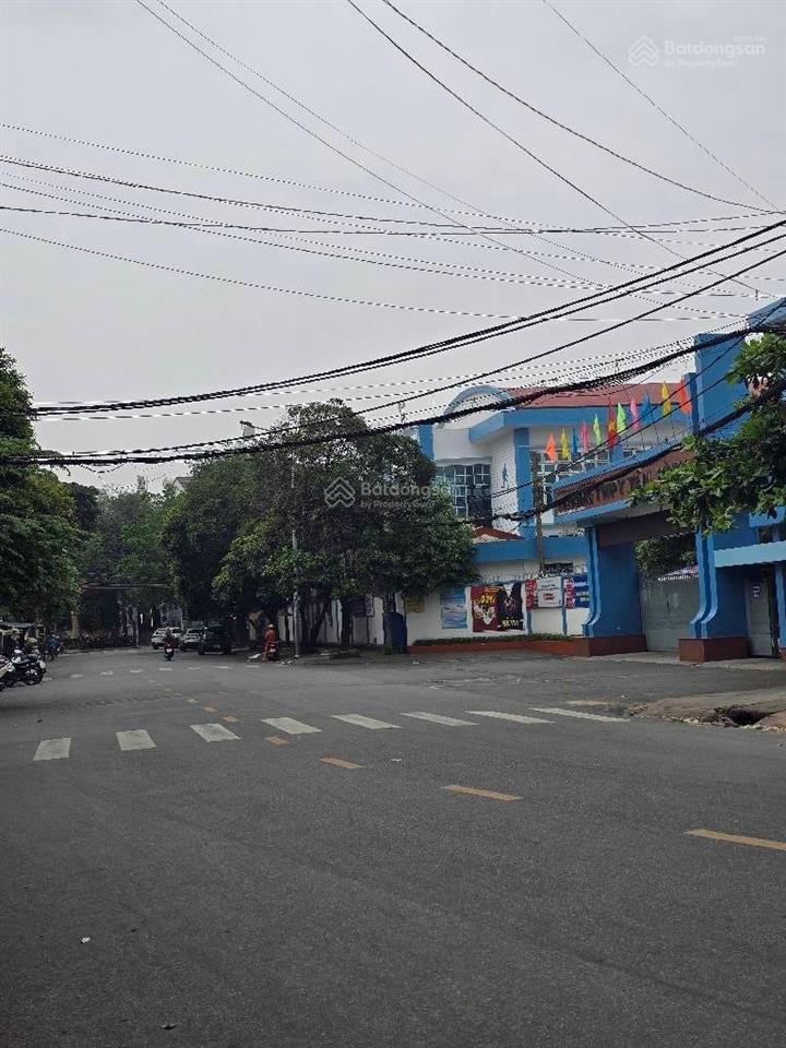 Nhà bán mặt tiền hoa bằng 95m2 4 tầng ngang 4,5x20 hai mặt tiền trước sau ngay trường học tân bình